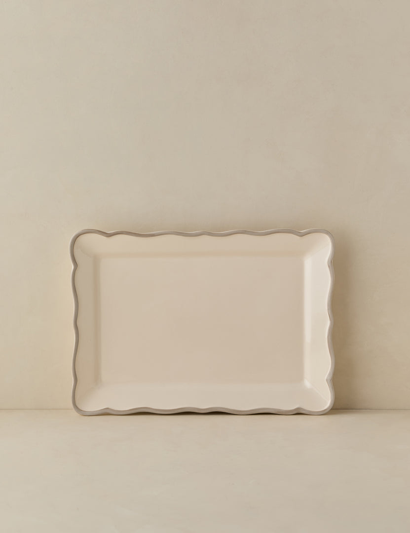 #color:silvia-in-gray #style::rectangular-platter