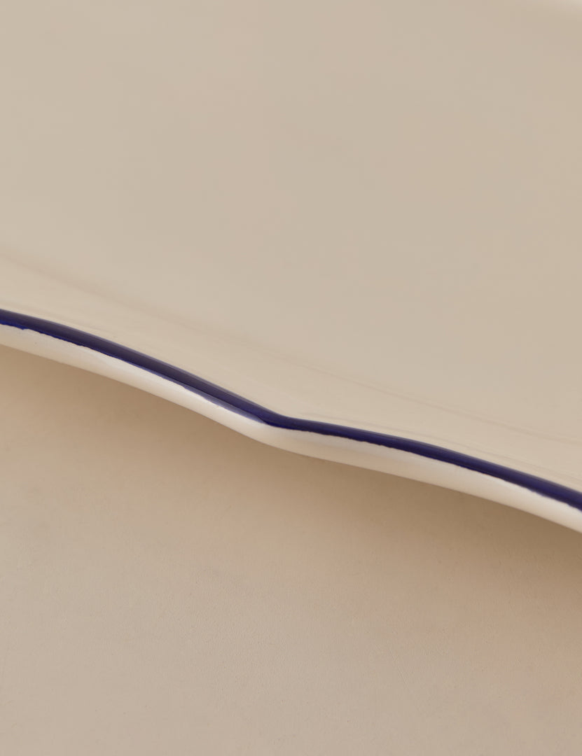 #color::jane-in-blue #style::rectangular-tray