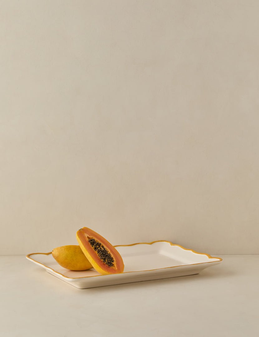 #color::giovanna-in-yellow #style::rectangular-platter