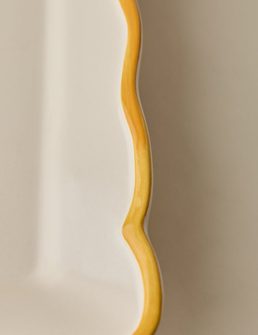 #color::giovanna-in-yellow #style::rectangular-platter