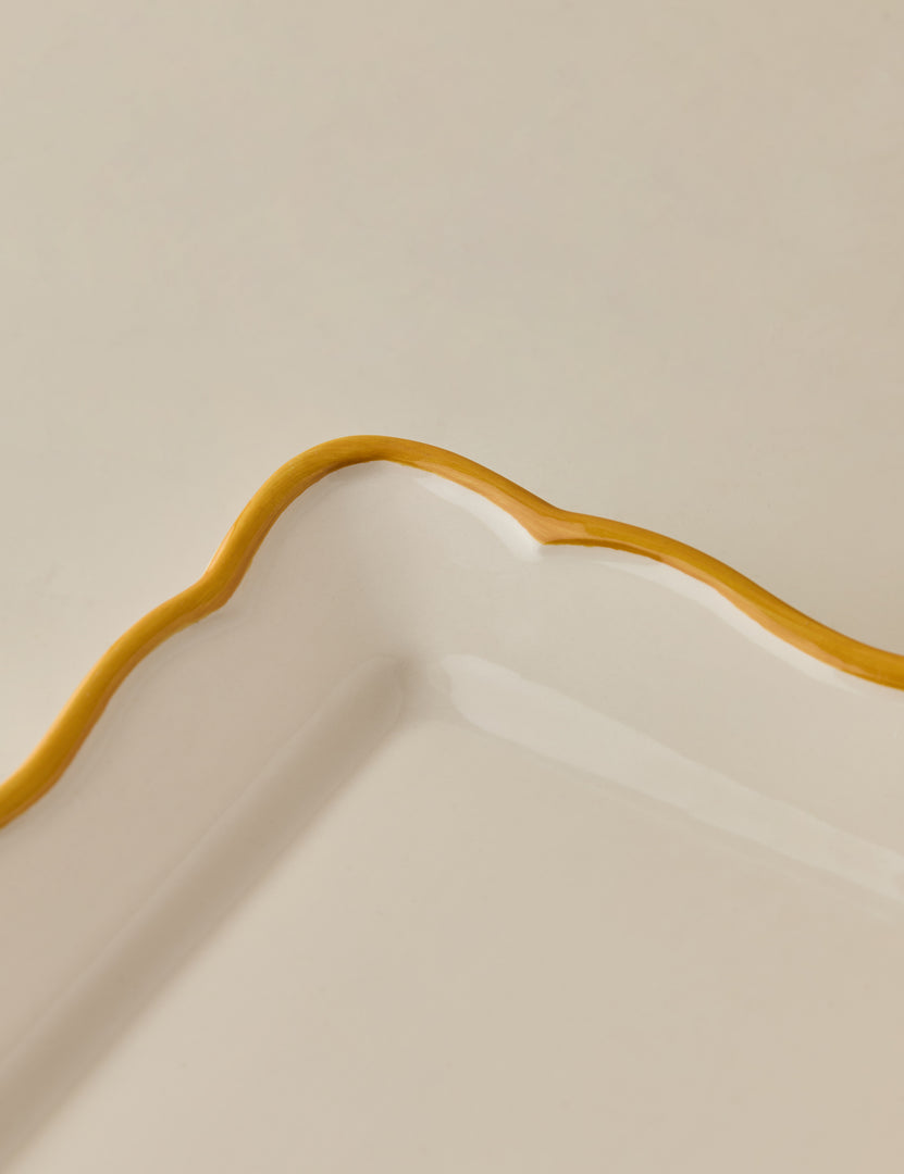 #color::giovanna-in-yellow #style::rectangular-platter