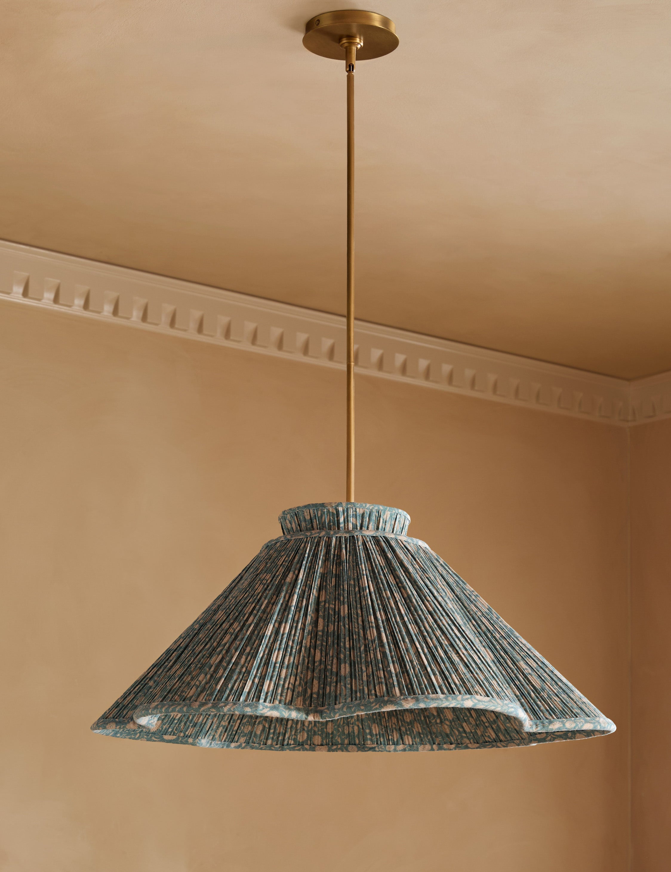 #color::Fransen-and-Antique-Brass #Size::30-Dia