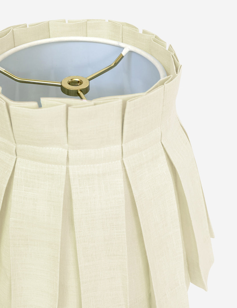 #color::ivory #size::small #size::large