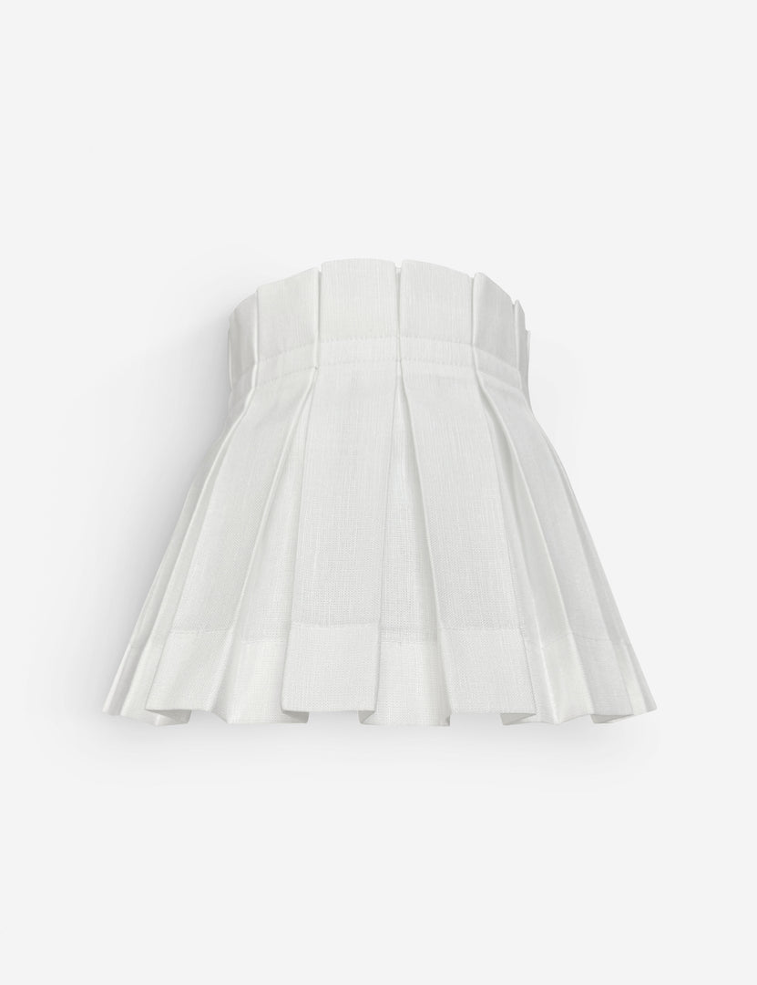 #color::white #size::small