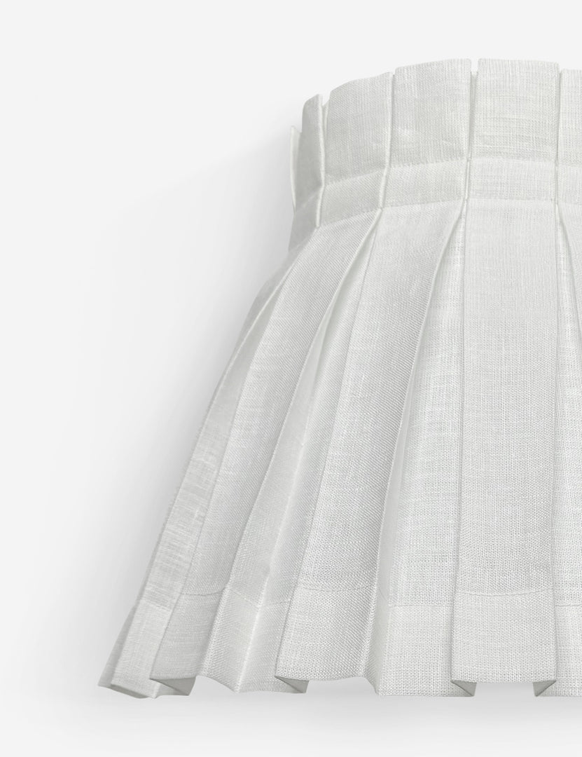 #color::white #size::small #size::large