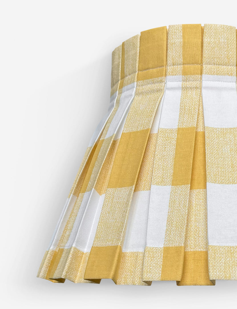 #color::yellow #size::small #size::large