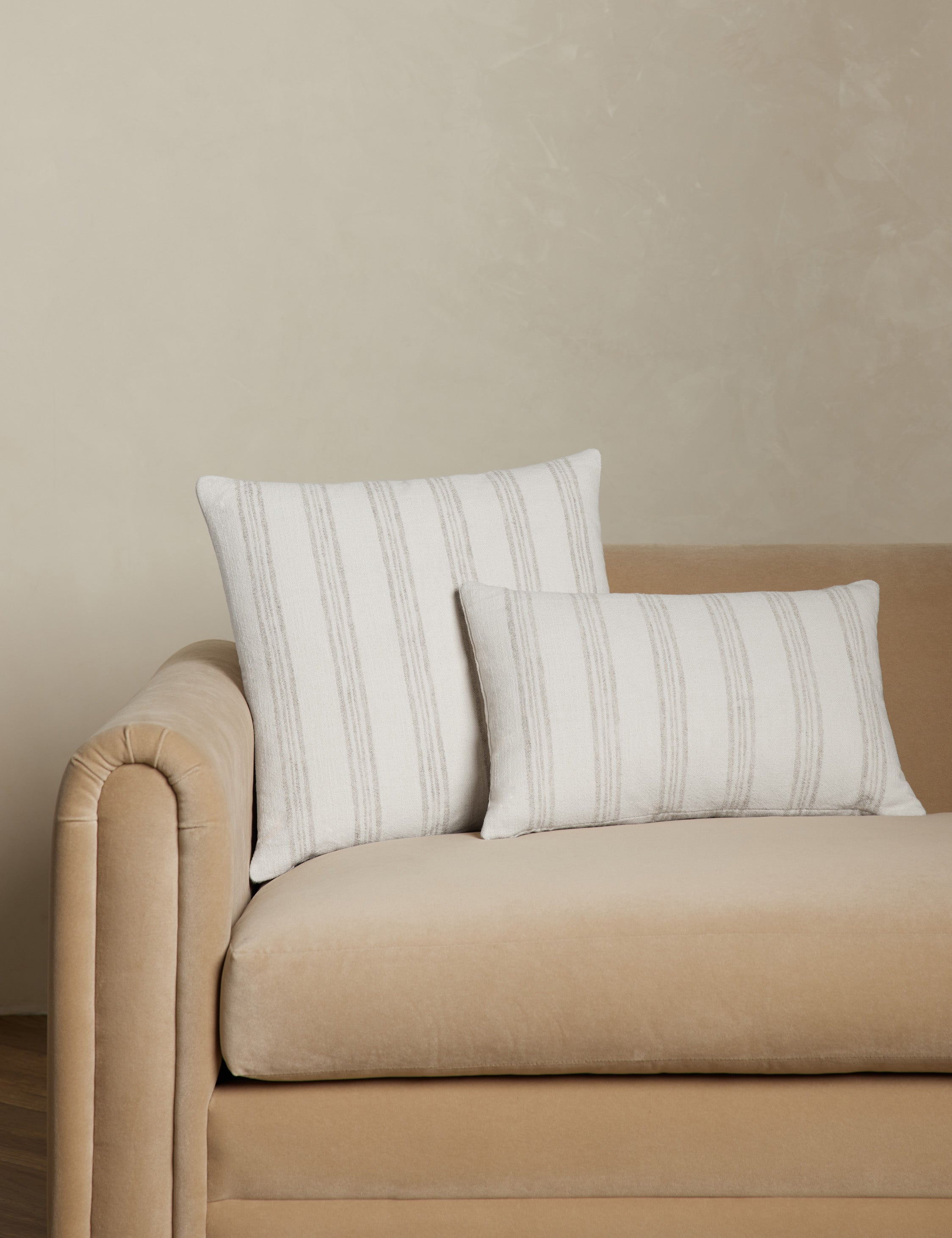 #color::ivory #style::lumbar