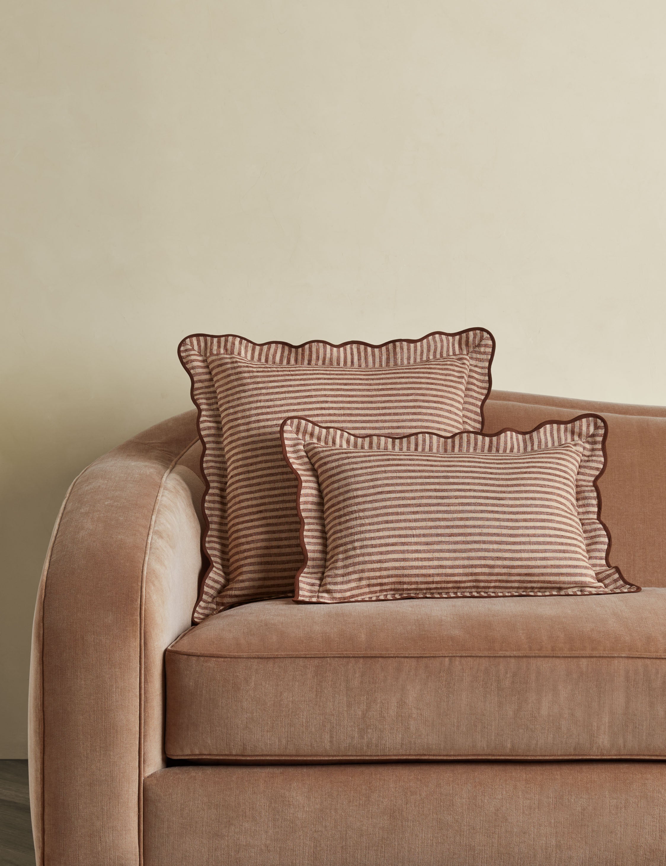 #color:russet #style::square #style::lumbar