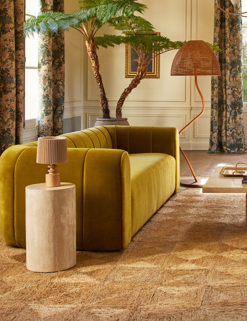 #color::natural #size::medium