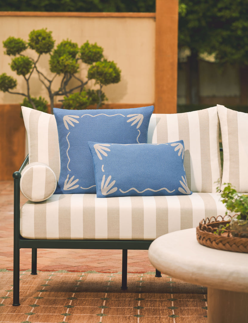 #color::sky-blue #style::square #style::lumbar