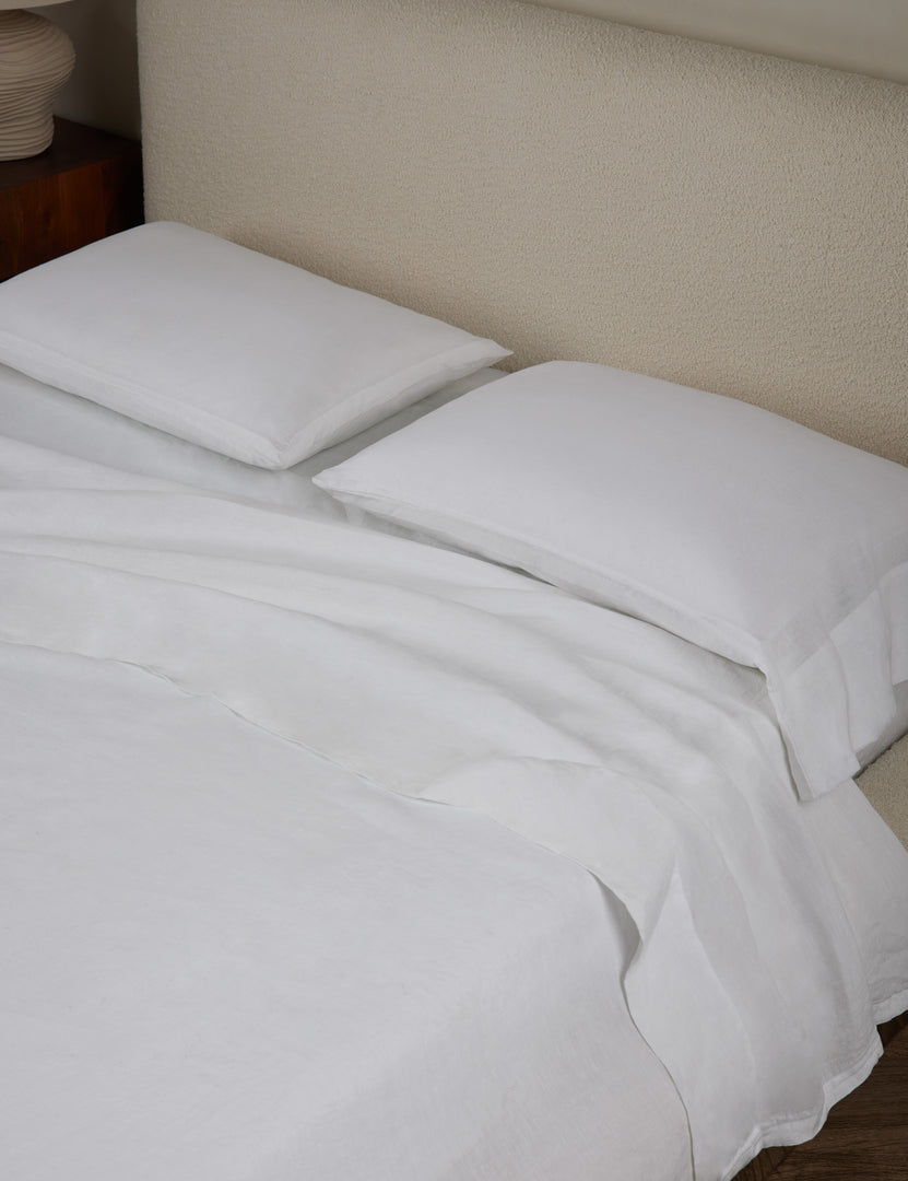 #color::white #size::queen #size::king #size::cal-king