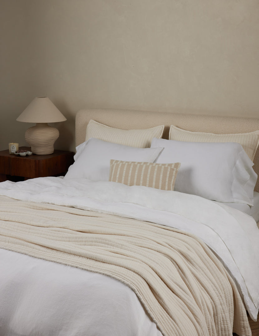 #color::white #size::king #size::standard