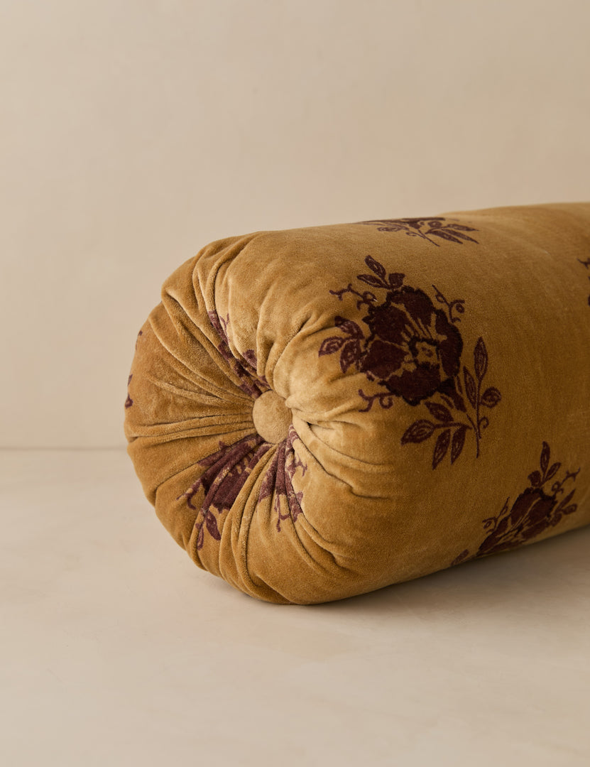 #color::sand #style::bolster #fill type::with-insert