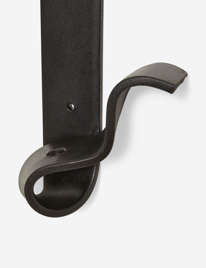 #color::black #style::right