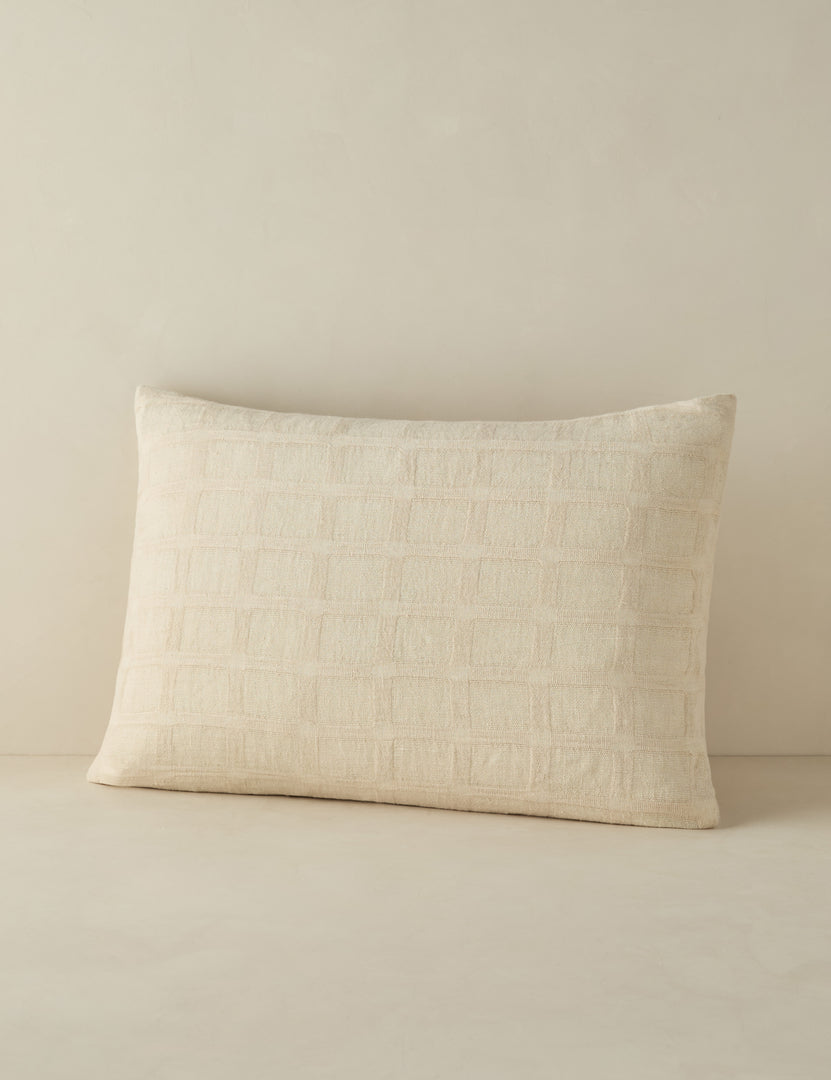 #color::cream #size::standard 