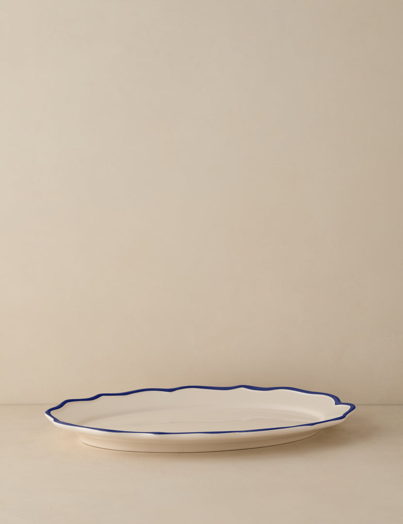 #color::jane-in-blue #style::oval-platter