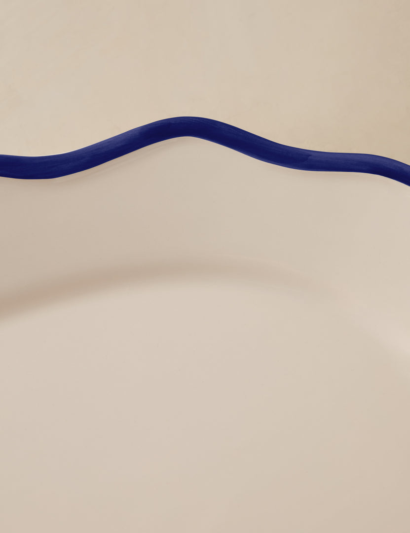 #color::jane-in-blue #style::oval-platter