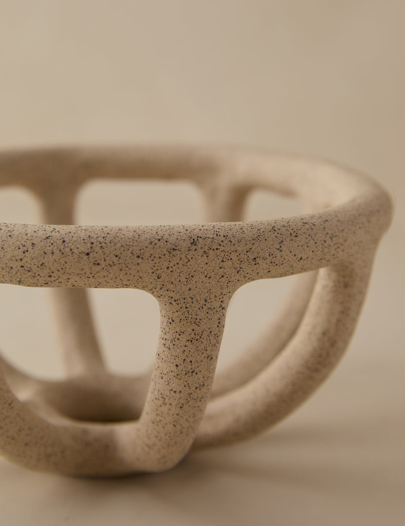 #color::sand  #size::small