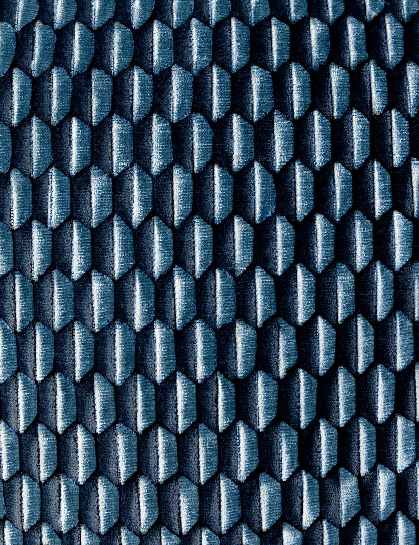 #color::sapphire #style::square #style::lumbar