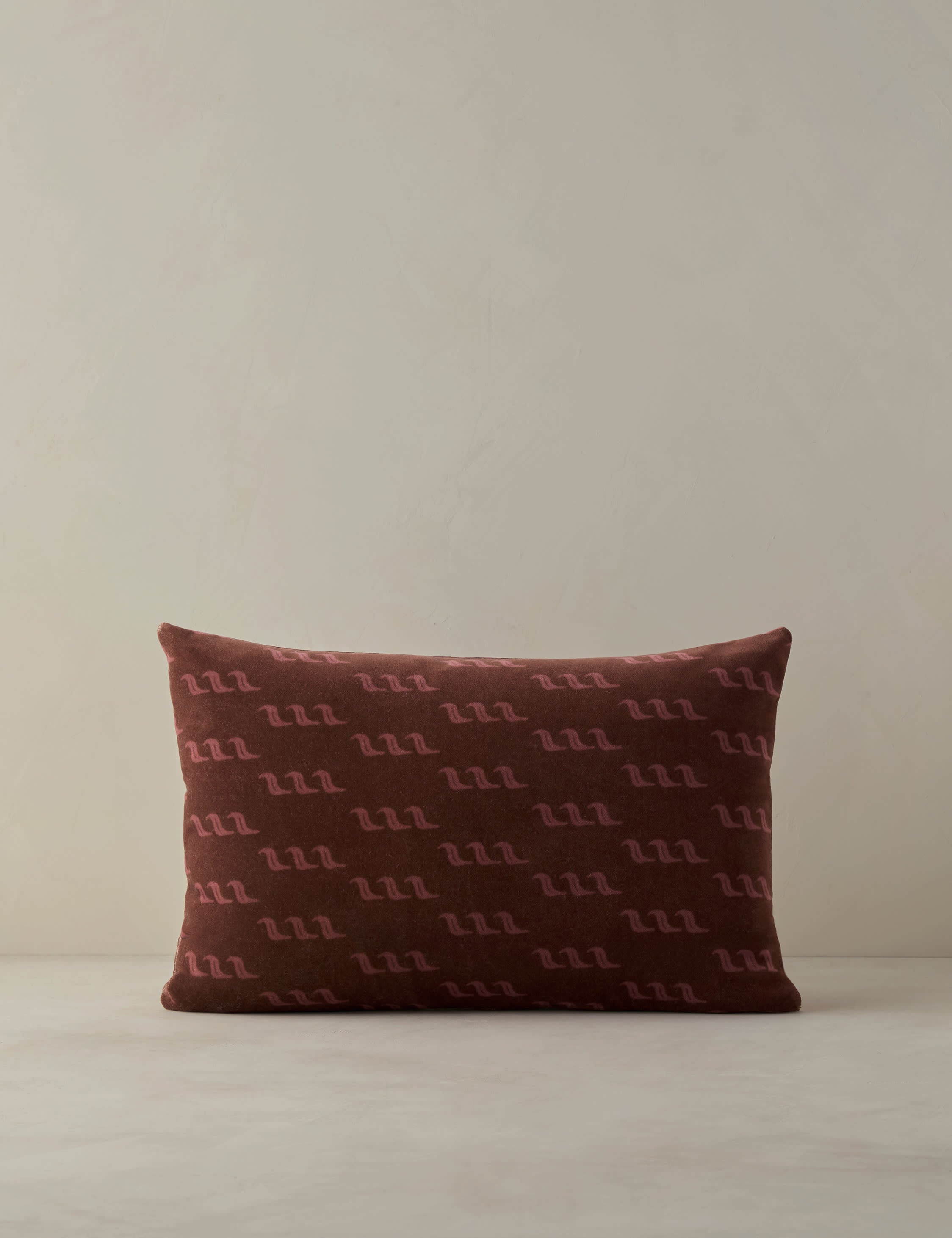 #color::wine #style::lumbar #fill::with-feather-down-insert #fill::pillow-cover-only