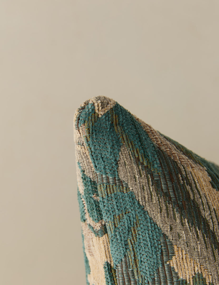 #color::jade #style::square #style::lumbar #fill type::with-insert