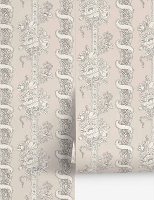 Scalamandre Alexandra Wallpaper by Sandberg, Sandstone - Swatch