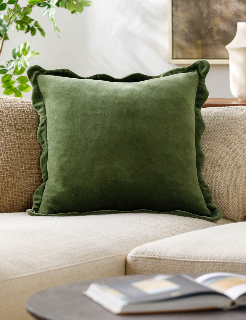 #color::medium-green #size::18--x-18- #size::20--x-20- #size::22--x-22- #insert::down #insert::polyester