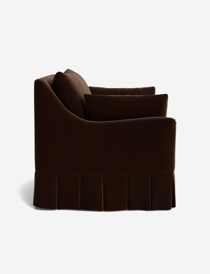 #color::mahogany-classic-velvet