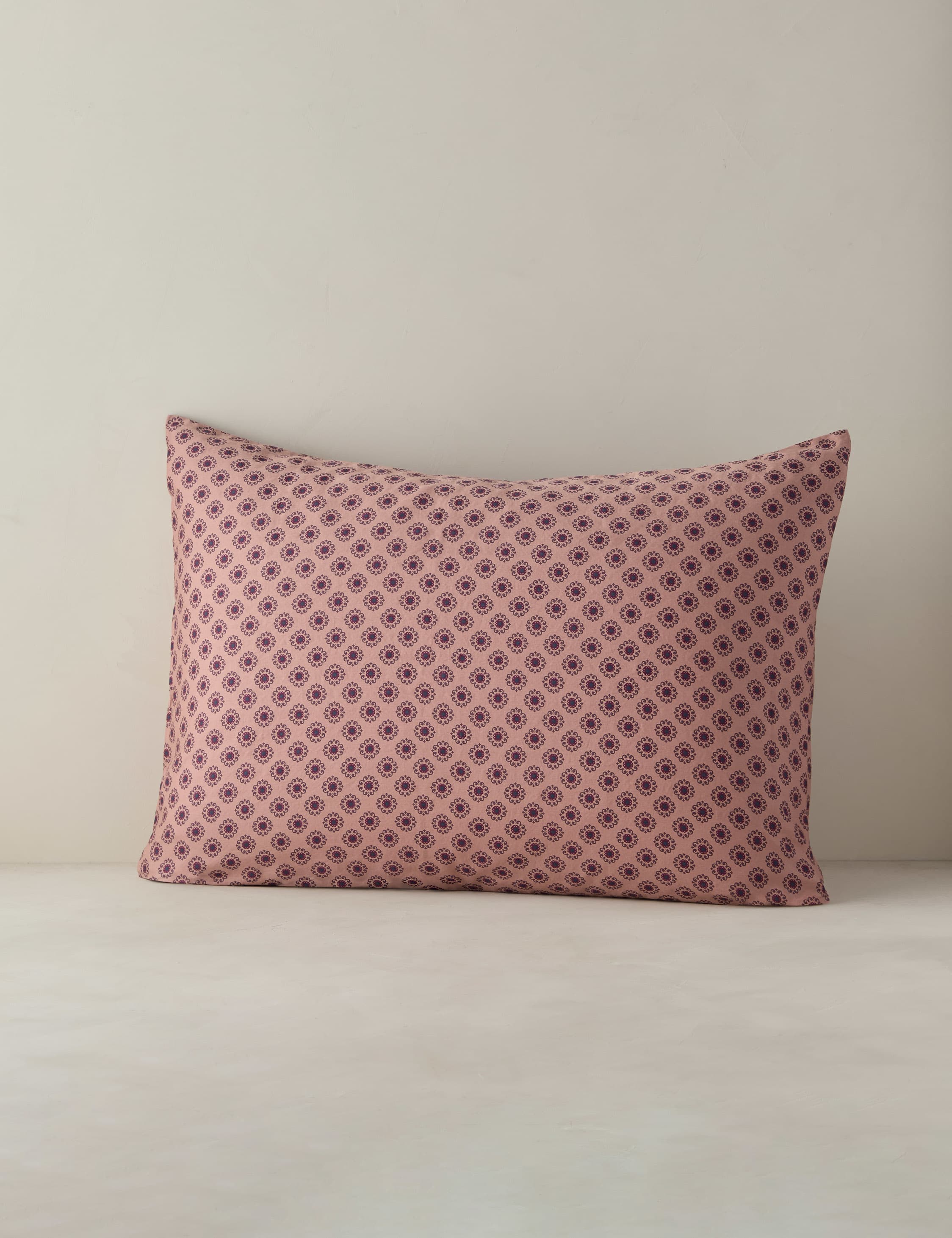#color::blush #size::standard #size::king