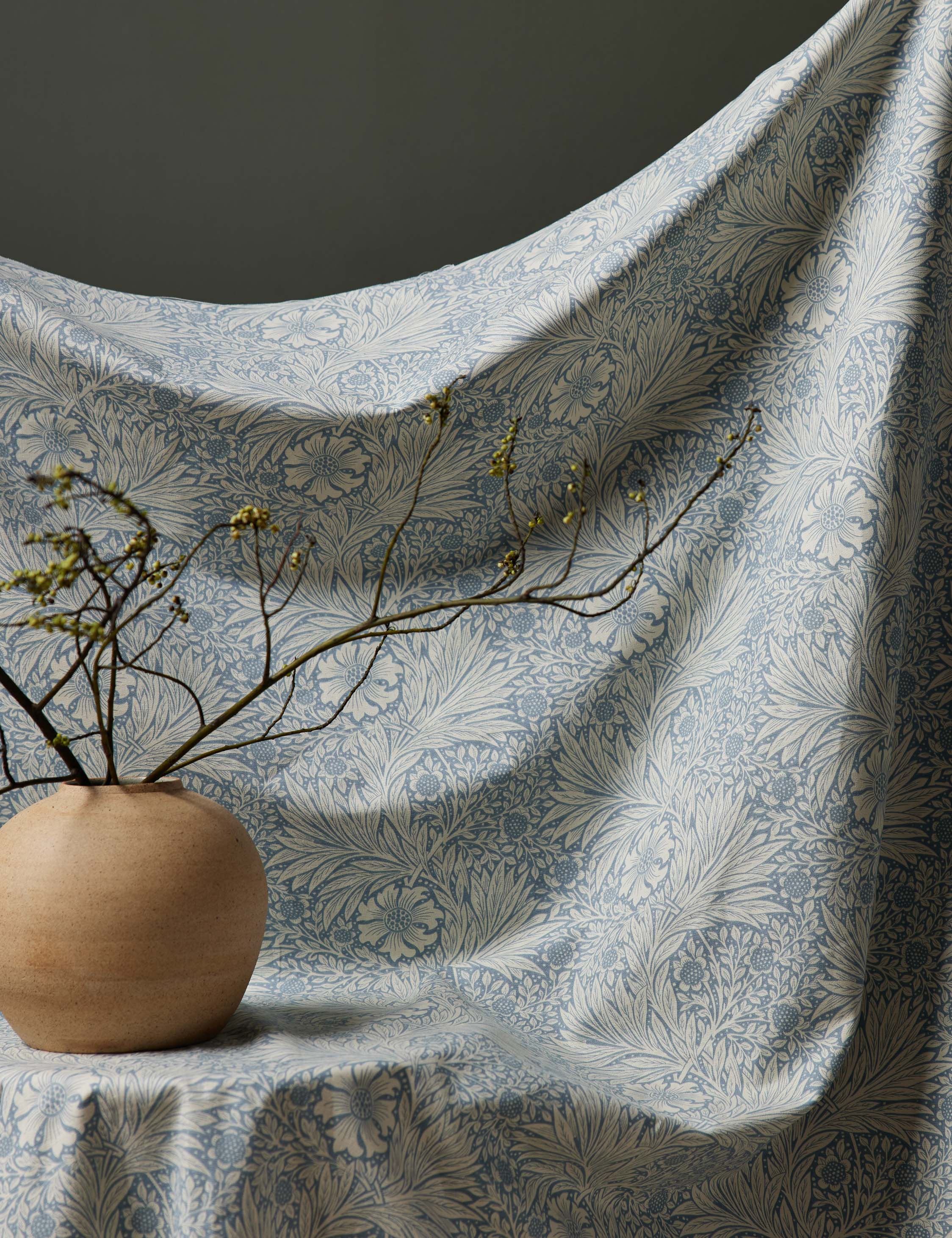 #color::blue-and-ivory