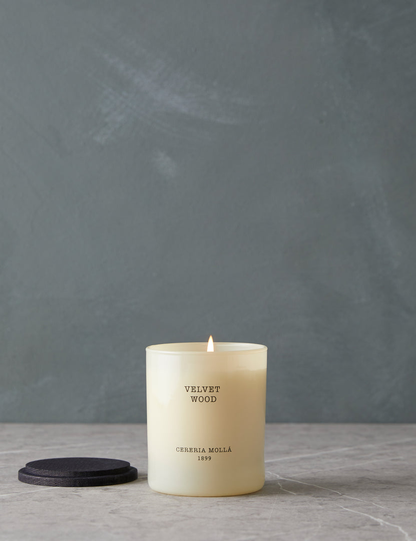 #color::cream #style::single-wick #scent::velvet-wood