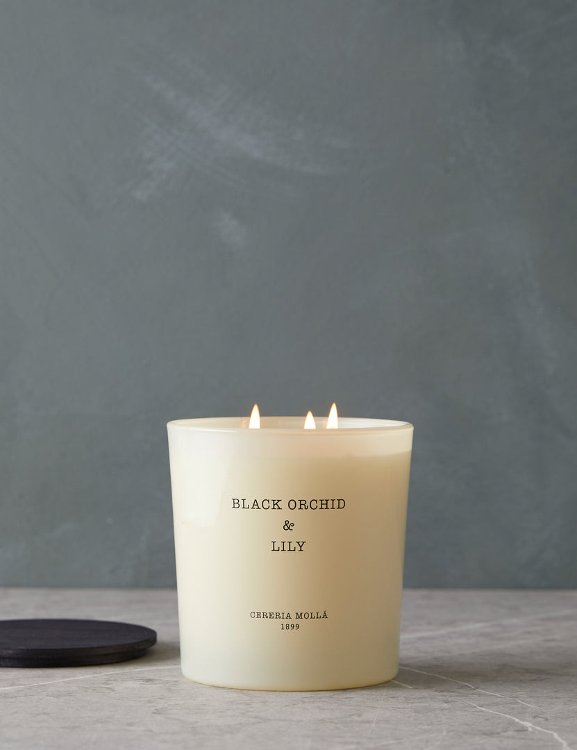 #color::cream #style::triple-wick #scent::black-orchid-&-lily