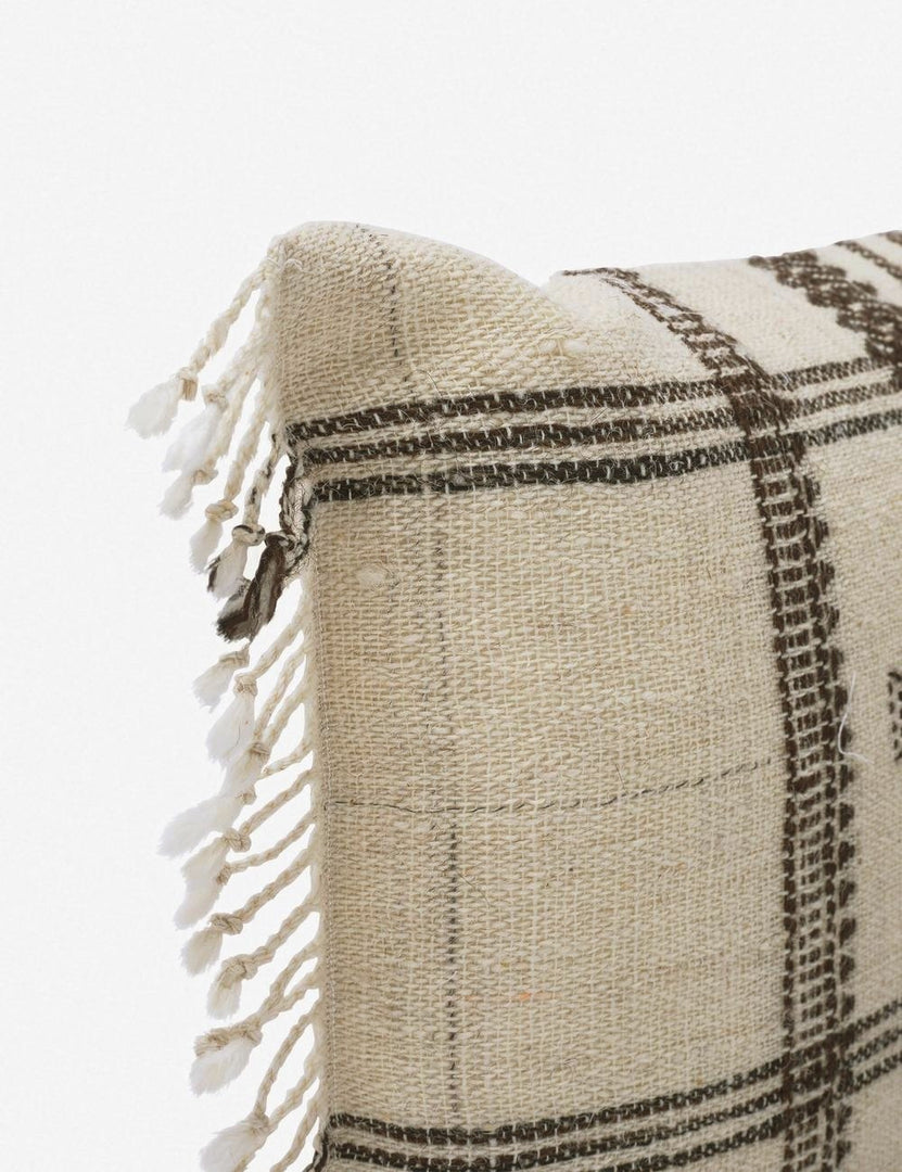 #color::cream #size::square