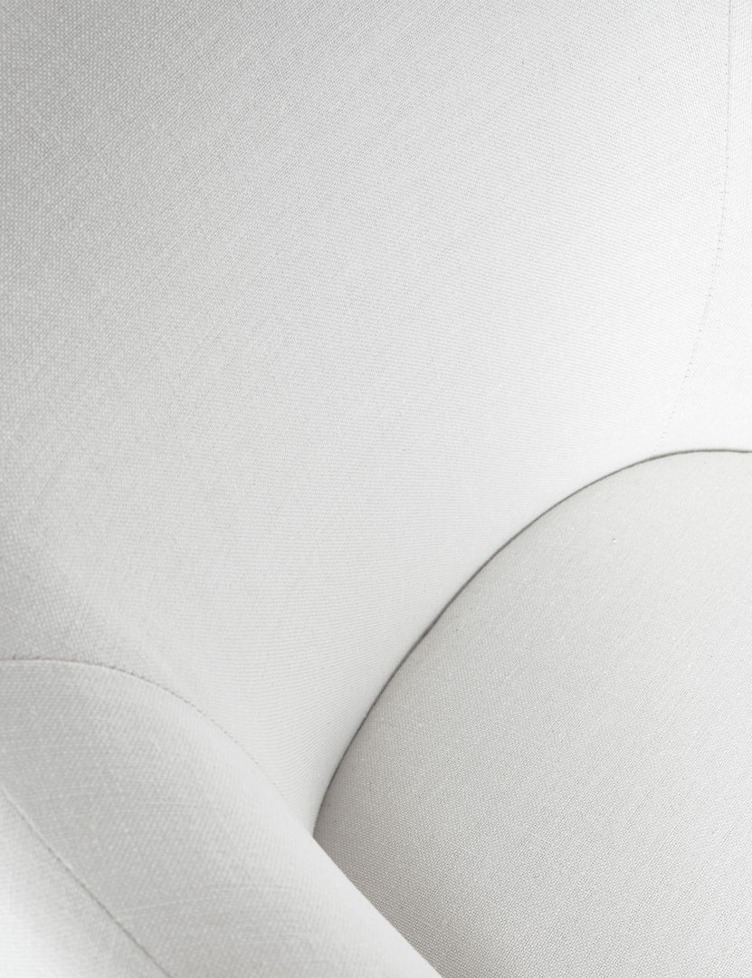 #color::natural  | Close-up of the natural linen fabric