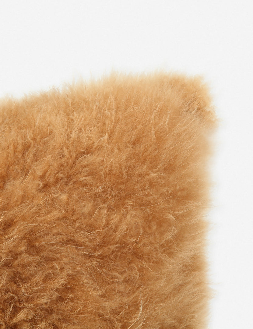 #color::golden-brown | Close-up of the corner on the Madison golden brown Cashmere Fur Pillow